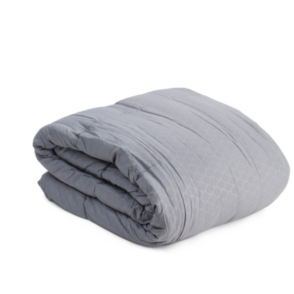 DREAM HOME
Lacy Down Alternative Blanket - Picture 1 of 1